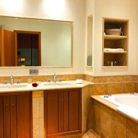Apartment Vale Do Garrao Sleeps 6 With Pool Air Con And Wifi